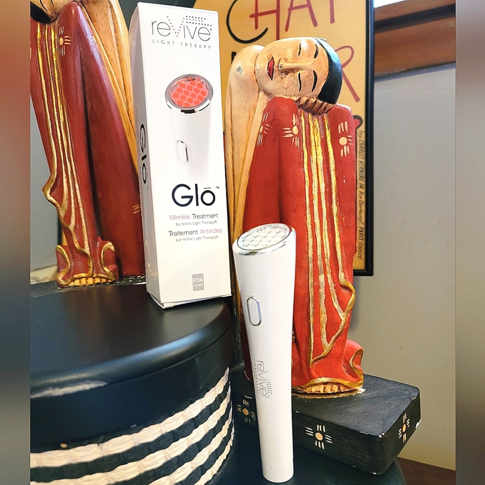 {Glo} Wrinkle Treatment Wand, NIB